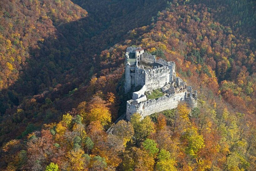 uhrovecky-hrad